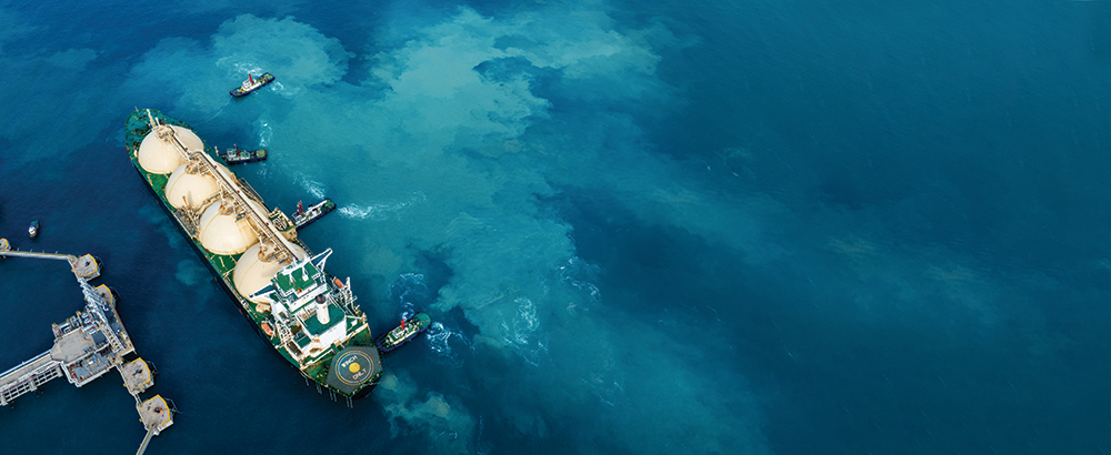 lng liquefied natural gas tanker anchored in gas 2026 03 17 05 06 15 utc