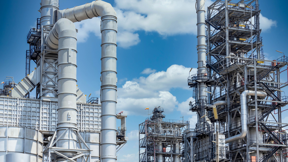 oil refinery plant from industry zone oil and gas 2026 01 07 02 18 06 utc